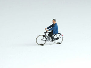 Fietser (man) in schaal H0, klaar voor gebruik (KKa-2)