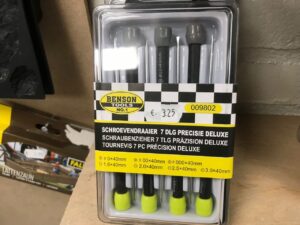 setje kleine schroevendraaiers