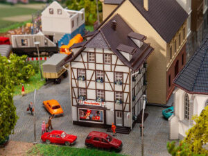 Faller Bouwpakket 231706 Burg Apotheek - Schaal 1:160 / N