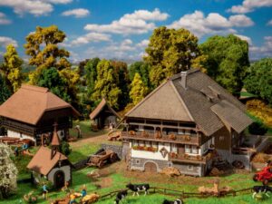 Faller bouwpakket 130677 Scharzwald set vogtsbauernhof
