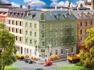 Faller bouwpakket 232313 stadshoekhuis met cafe N