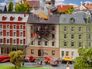 Faller bouwpakket 232326 brandende woning N