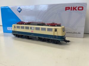 Piko E lok BR110 digitaal uitgevoerd led verlichting GEBRUIKT