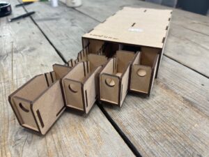 Transportbox 4 delig spoor N mdf 3mm bouwpakket