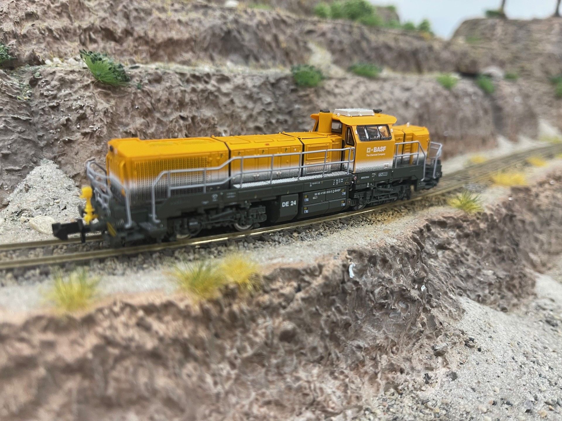 hobbytrain h32104s vossloh de18 basf ep 4 digitaal met sound nieuw