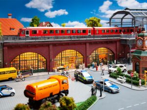 Faller Bouwpakket 120571  Arcaden Met Winkels En Inrichting - Schaal 1:87 / H0