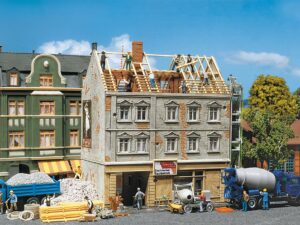 Faller Bouwpakket 130456  Gerenoveerd Stadhuis - Schaal 1:87 / H0