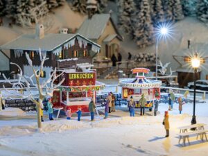 Faller Bouwpakket 134001  Kerstmarktkraampjes 2 Stuks - Schaal 1:87 / H0