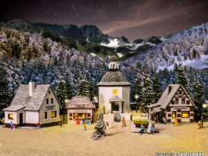 Bouwpakket Vollmer 47613 Kerstdorp met LED verlichting - Schaal 1:160 / N