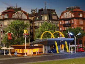 Bouwpakket Vollmer 47766 McDonald`s Restaurant met McCafé - Schaal 1:160 / N
