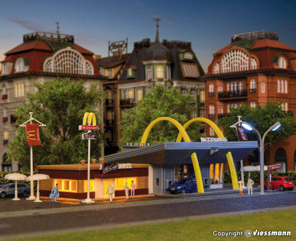McDonald Restaurant Rapide HO Vollmer 43635 – Avec McCafé, Logos Et Parasols