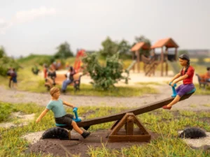 Noch 13400 Kinderwip met Micro-Motor - Schaal 1:87 / H0