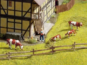 Noch 33010 Hekjes Rondhout voor bv een koeienweide, 58 cm en handgeschilderd - Schaal 1:160 / N